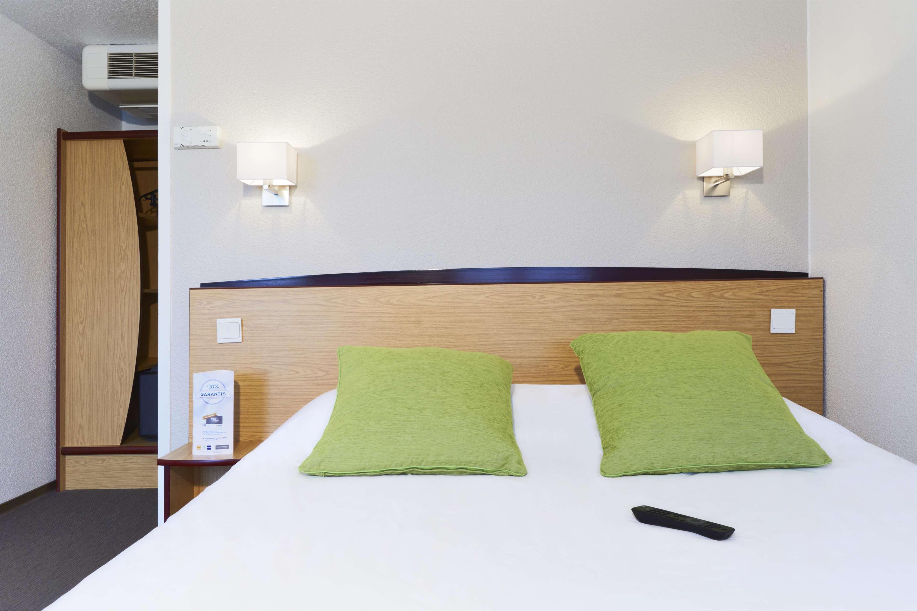 Campanile Lille - Lomme Hotel Bagian luar foto