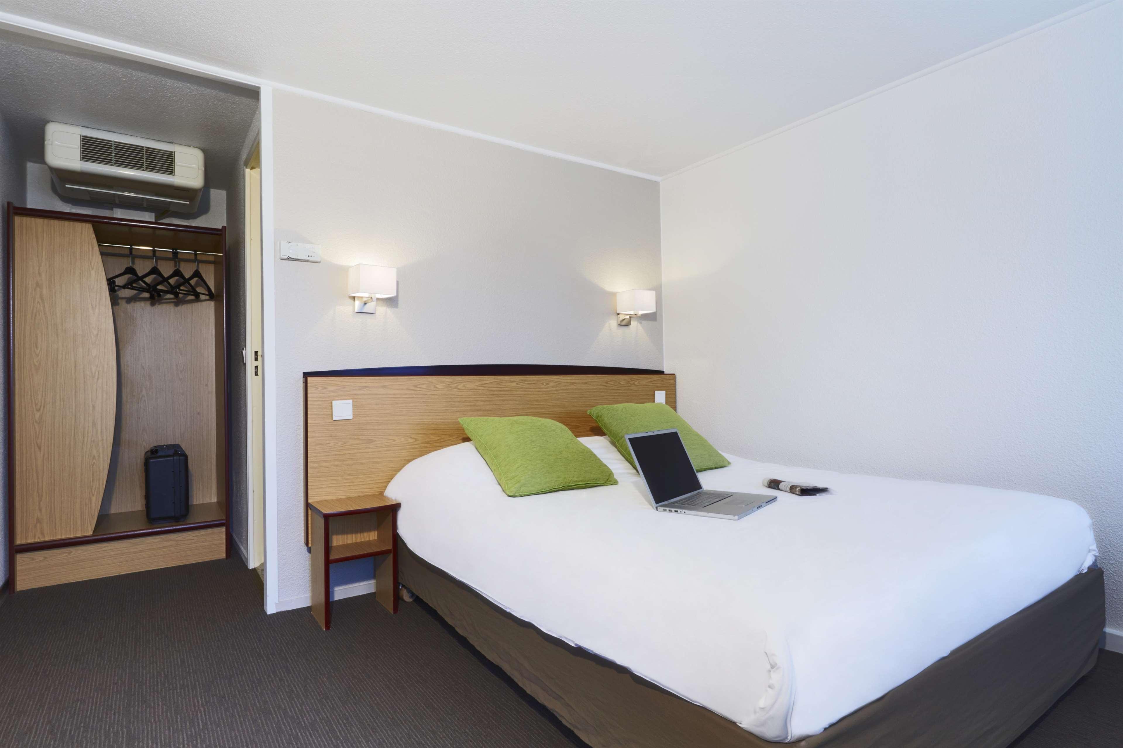 Campanile Lille - Lomme Hotel Bagian luar foto