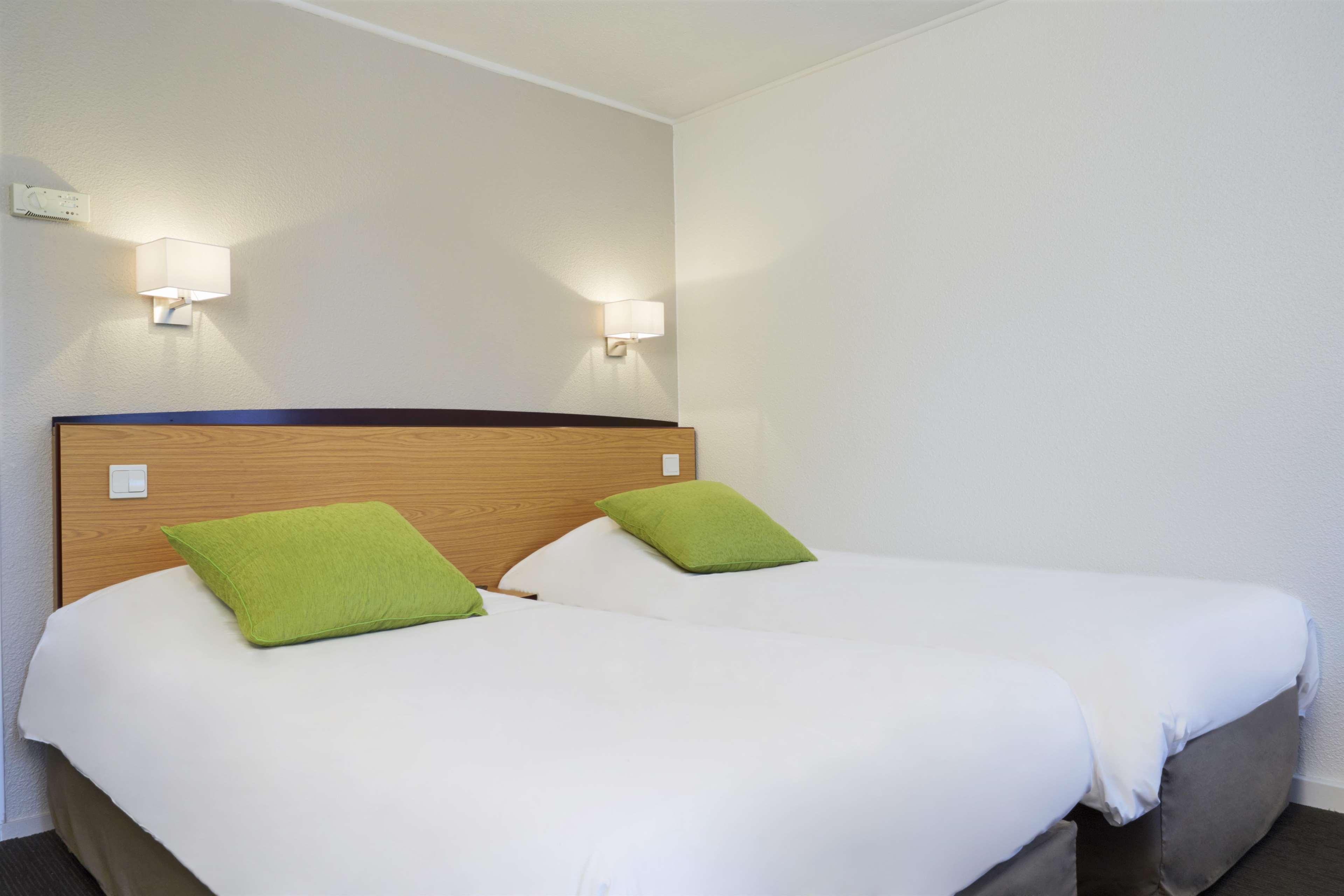 Campanile Lille - Lomme Hotel Bagian luar foto