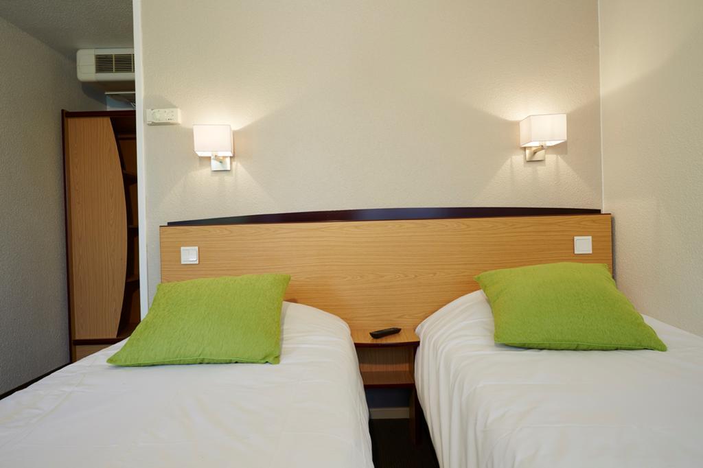 Campanile Lille - Lomme Hotel Bagian luar foto