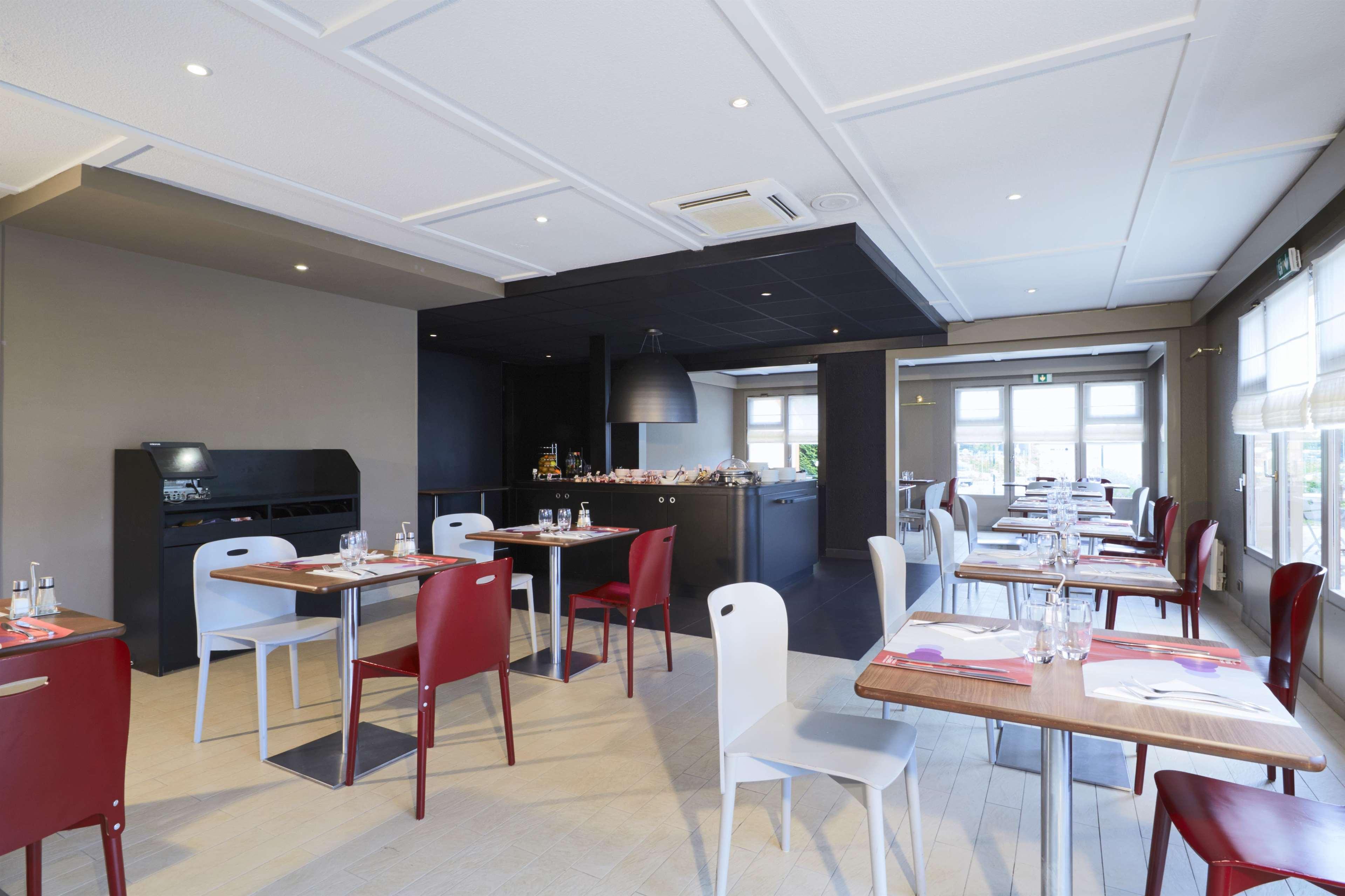 Campanile Lille - Lomme Hotel Bagian luar foto