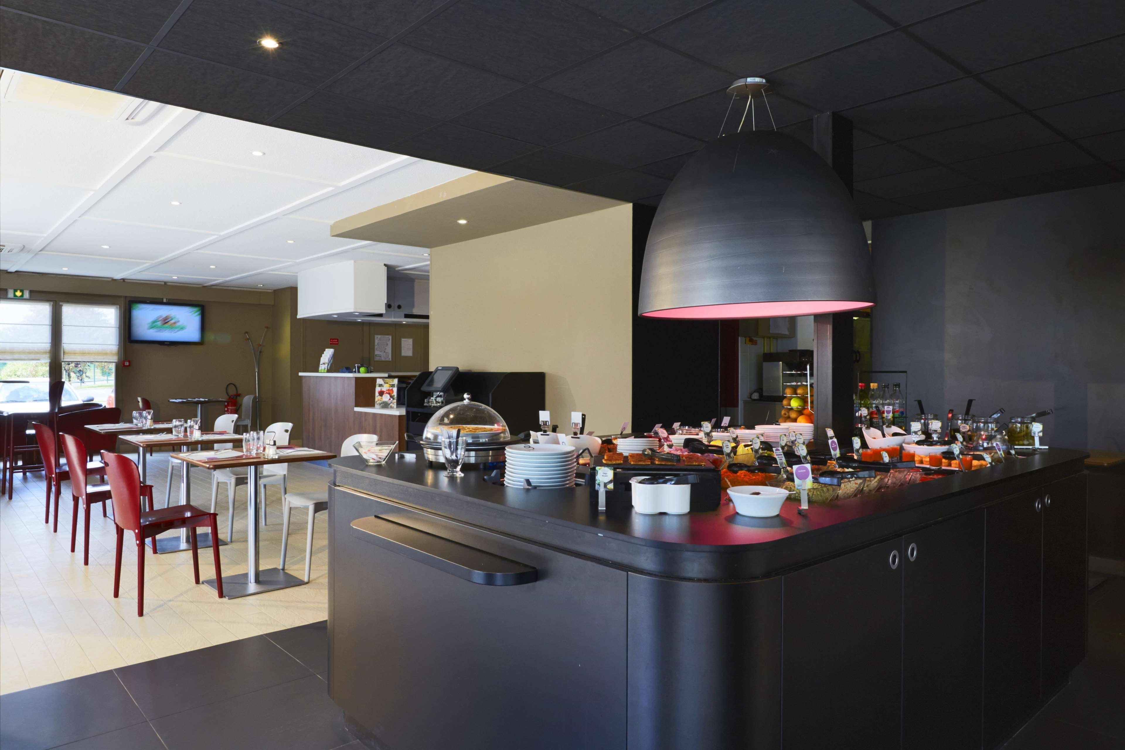 Campanile Lille - Lomme Hotel Bagian luar foto